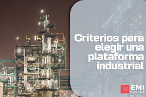 Línea de producción industrial con maquinaria automatizada y procesos digitalizados.